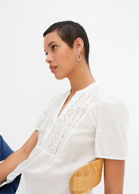 Blus med hålbroderi, bonprix