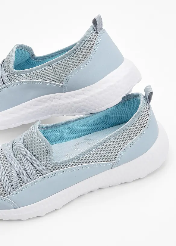 Bekv&auml;ma slip on-sneakers med l&auml;tt sula, bonprix