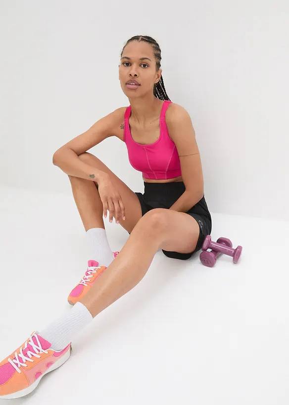 Funktionsshorts med smocklinning, snabbtorkande, bonprix