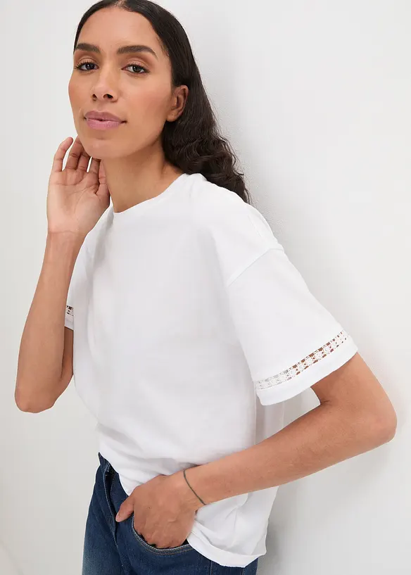 T-shirt med snygga detaljer i ärmsluten, bonprix