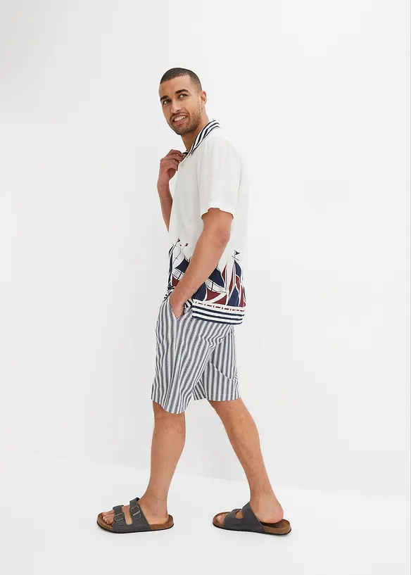 Bermudas i chinosmodell med gubbveck, bonprix