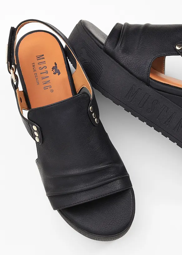 Plat&aring;sandal fr&aring;n Mustang, Mustang