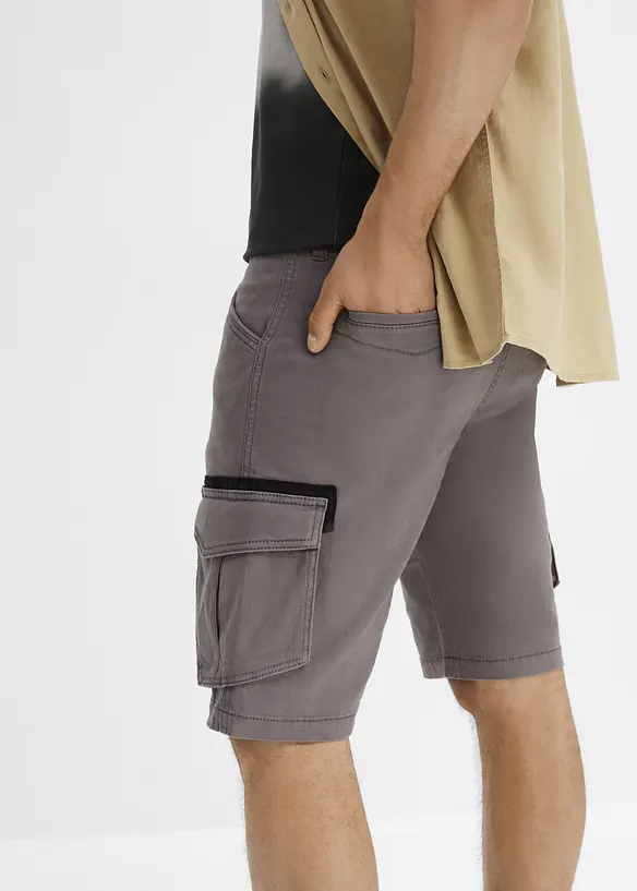 Stretchiga cargobermudas, Regular Fit, bonprix