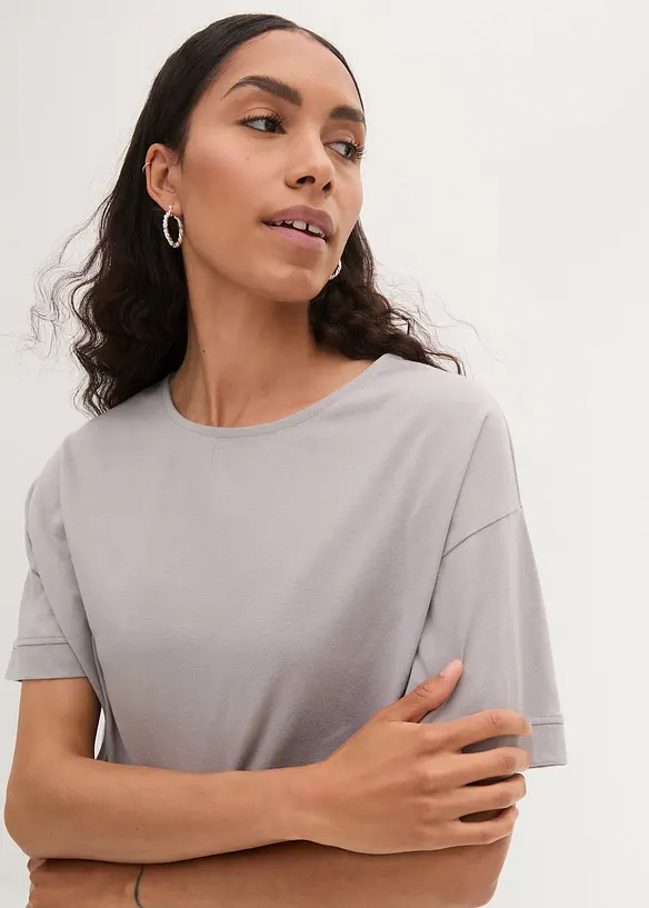 T-shirt gjord av bomull i oversizemodell med slits i sidan, bonprix