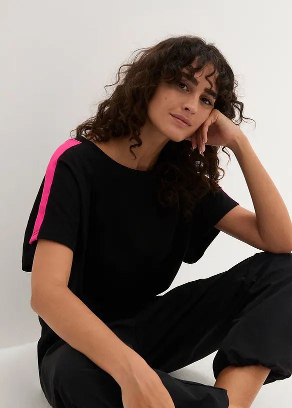 T-shirt av ekologisk bomull med neonf&auml;rgade r&auml;nder, bonprix