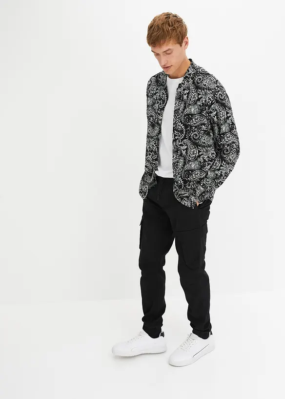 Cargobyxa i dra på-modell med raka ben, normal passform, bonprix