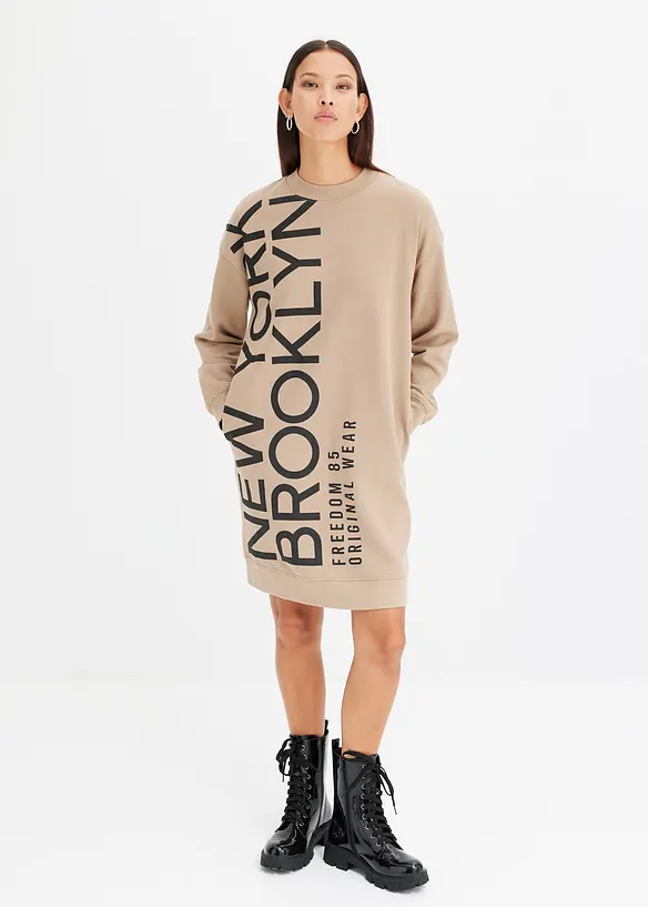 Jerseyklänning i oversizemodell med bomull, bonprix