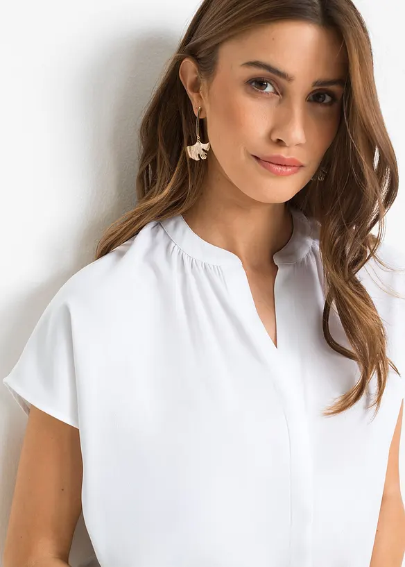 Kortärmad blus med dold knappslå, bonprix