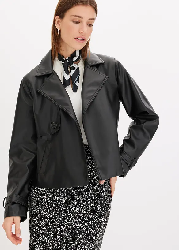 Kort trenchcoat i skinnimitation, bonprix