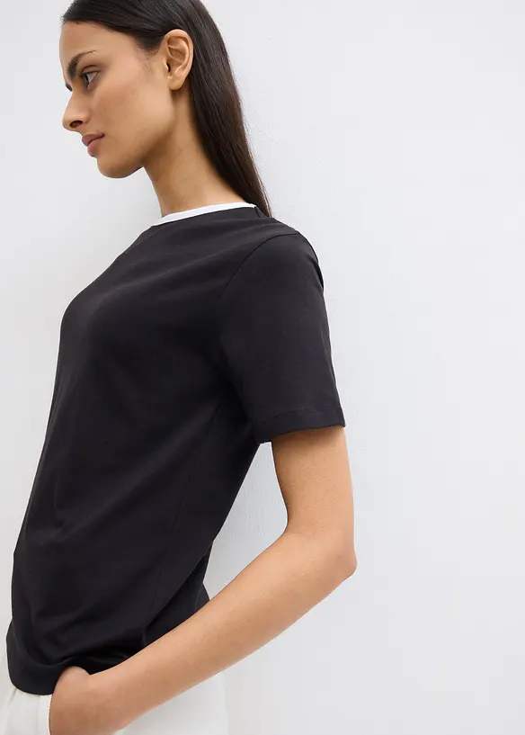 T-shirt med kontrastfärgad detalj, bonprix