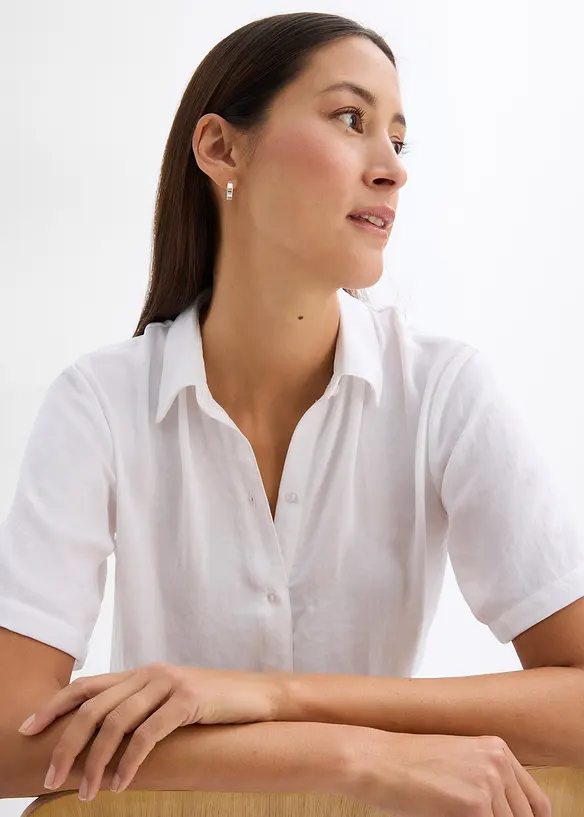 Blus av l&auml;tt kr&auml;pp i fyrkantig modell, bonprix