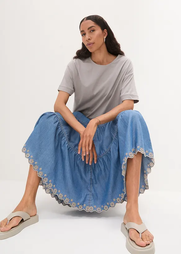 T-shirt gjord av bomull i oversizemodell med slits i sidan, bonprix