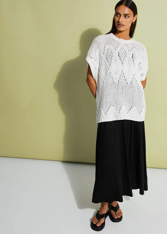 Mellanlång klänning med broderi, bonprix