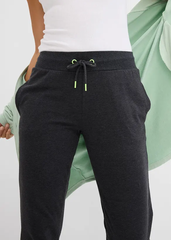 Joggingbyxa med muddar, bonprix