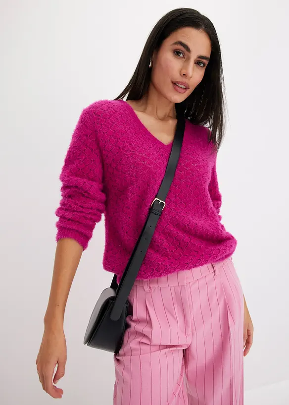 H&aring;lstickad tr&ouml;ja med fj&auml;dergarn, bonprix