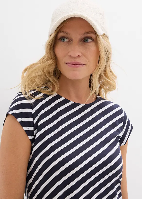 Jerseyklänning i kroppsnära modell, bonprix