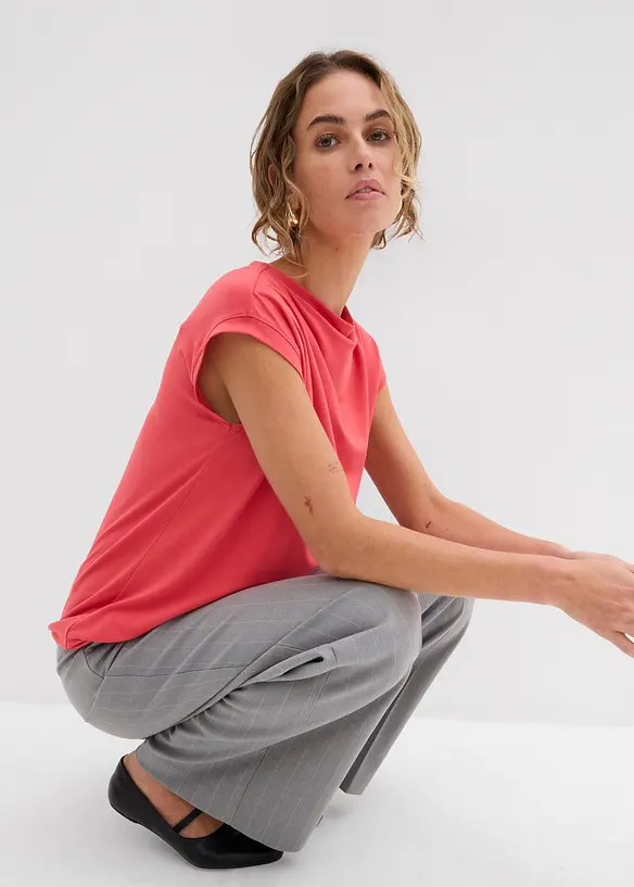 Topp i mjuk materialmix med lätt draperad ringning, bonprix