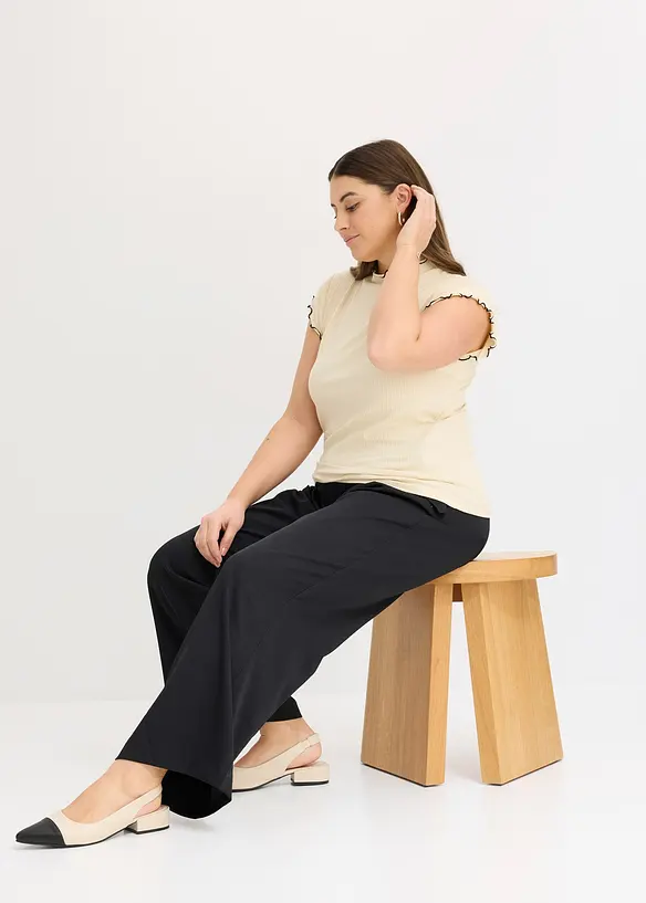 Ribbstickad topp med krusade avslut, bonprix