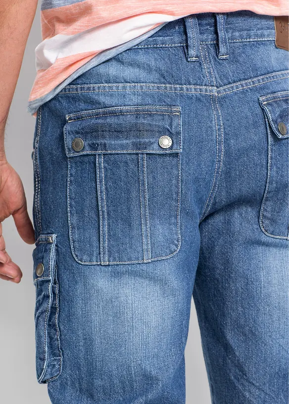 Jeansshorts i cargomodell, normal passform, bonprix
