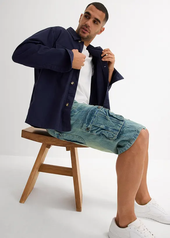 Jeansshorts i cargomodell, normal passform, bonprix