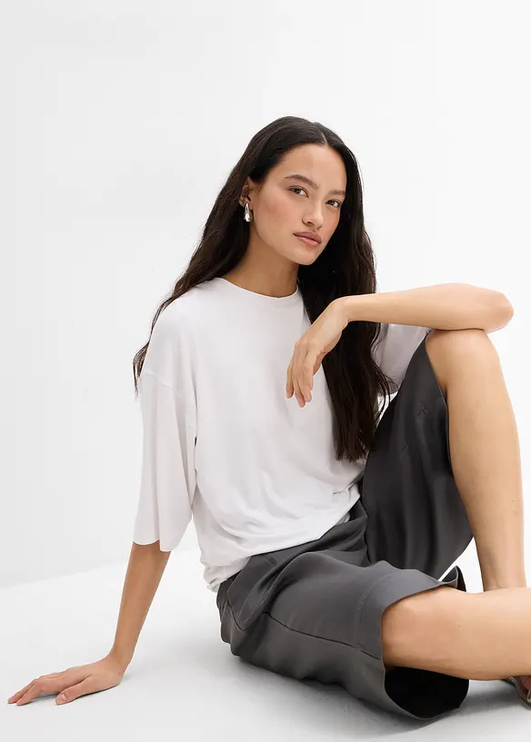 T-shirt av fintrådigt viskosmaterial, bonprix