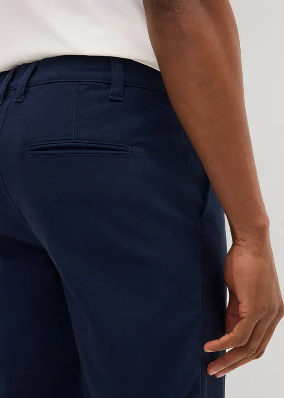 Stretchiga bermudas med gubbveck, Regular Fit, bonprix
