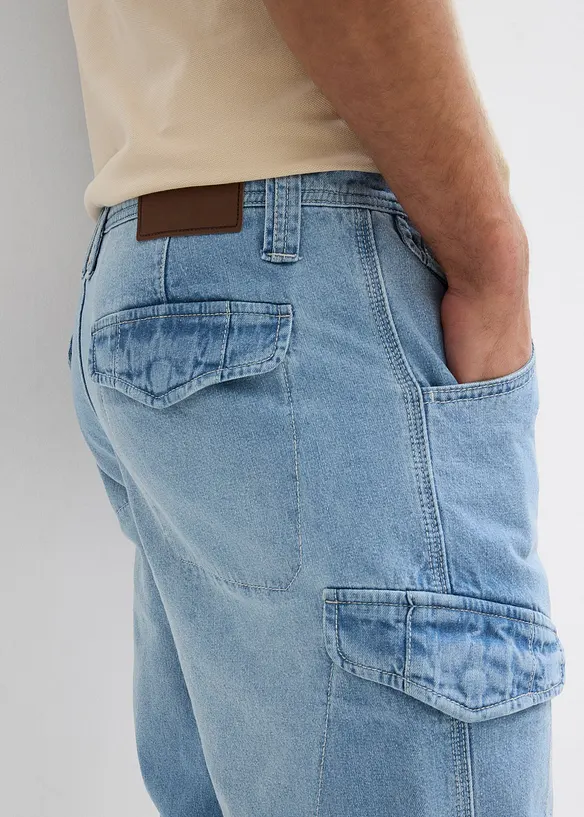 Långa jeansbermudas i cargomodell av tunt material, Relaxed Fit, bonprix