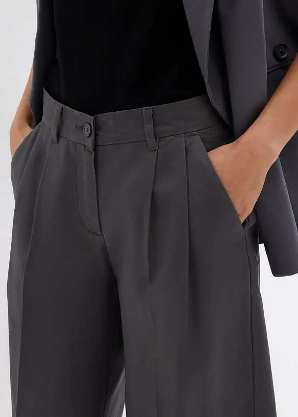 Bermudashorts av lyocell med mjukt fall, bonprix