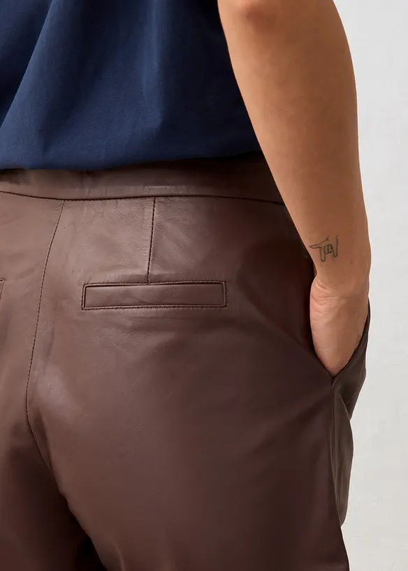 Skinnshorts av lammnappa, bonprix
