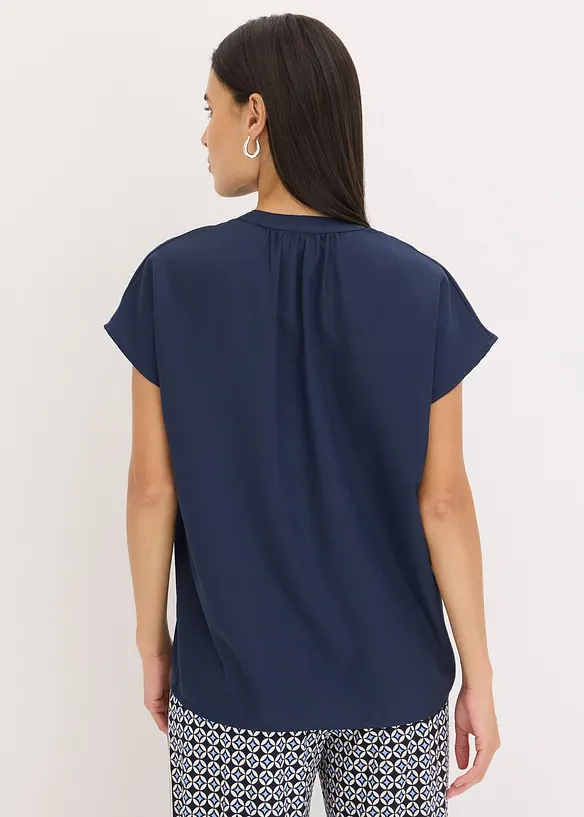 Kortärmad blus med dold knappslå, bonprix