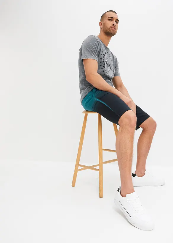 Sweatshorts med olika färgnyanser, bonprix