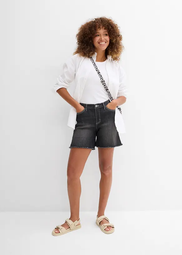Stretchiga jeansshorts, Mid Waist, bonprix