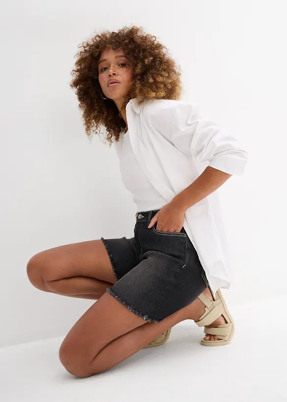 Stretchiga jeansshorts, Mid Waist, bonprix