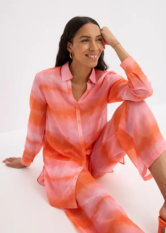 Lång blus med batikmönster, bonprix