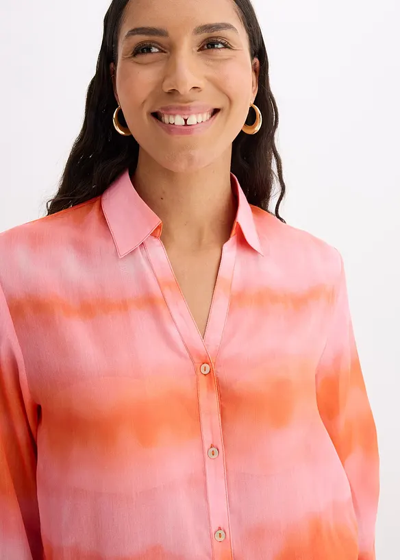 Lång blus med batikmönster, bonprix
