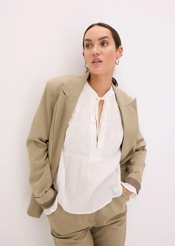Blus med hålbroderi, bonprix