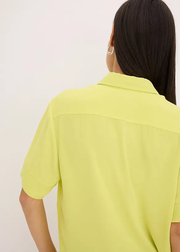 Blus med bröstficka och halvlånga ärmar, bonprix