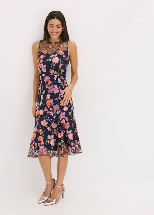 Mellanlång klänning med blombroderi, bonprix