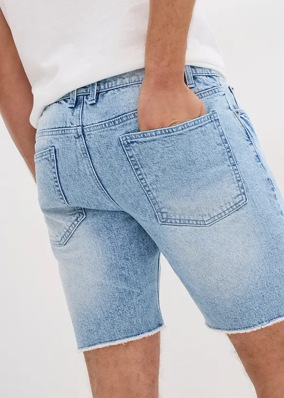 Långa jeansshorts med ofållade benslut, Relaxed Fit, bonprix