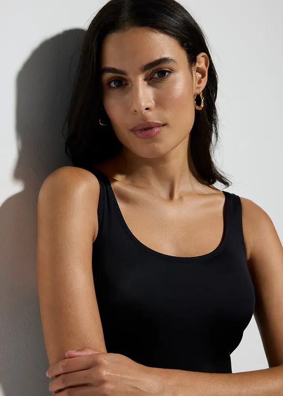 Baddräkt med högt skuren rygg, bonprix