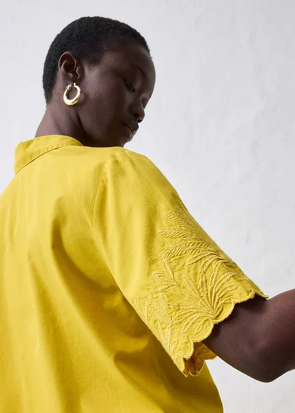 Kort skjortblus med sidenandel, bonprix