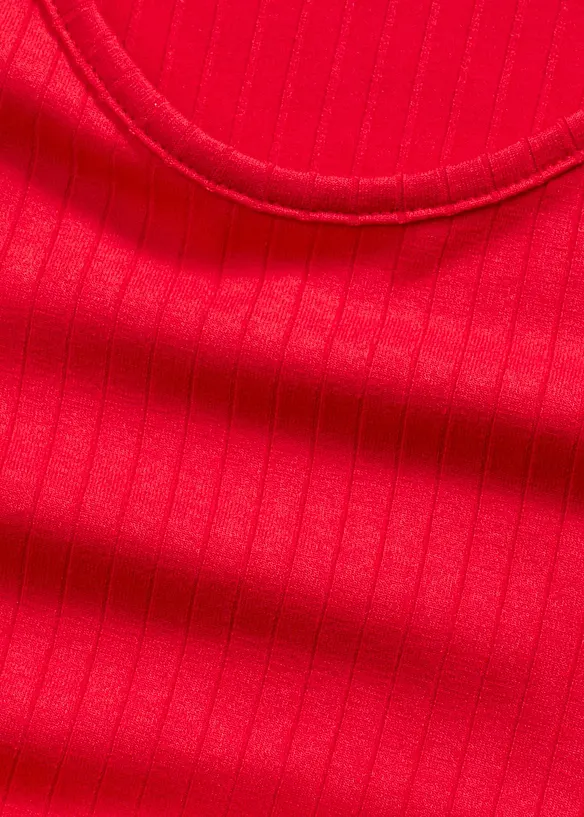 Mellanlång klänning i mjukt, ribbstickat material, bonprix