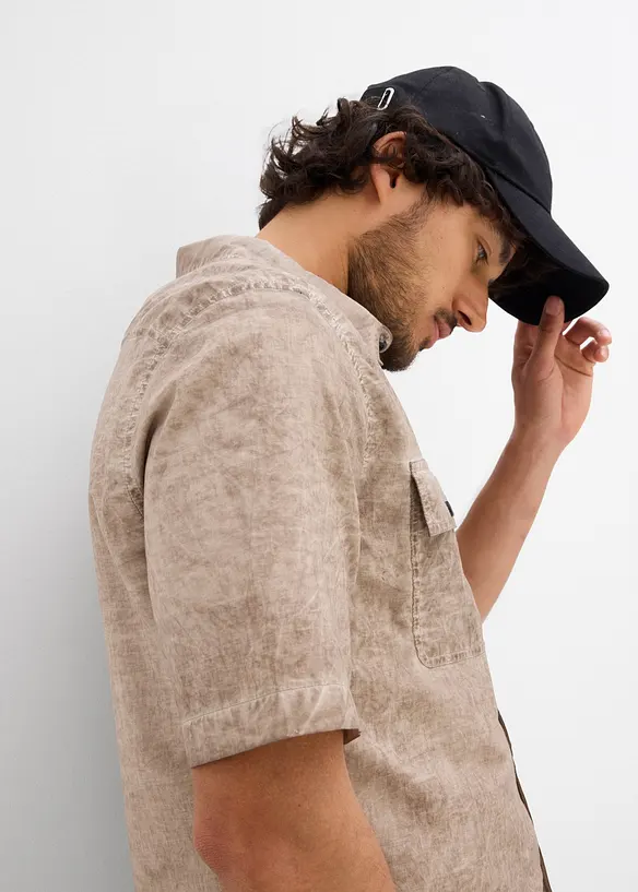 Kortärmad skjorta med tvättad look, bonprix