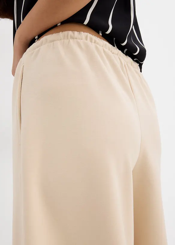 Bermudashorts av stabil trikå, bonprix