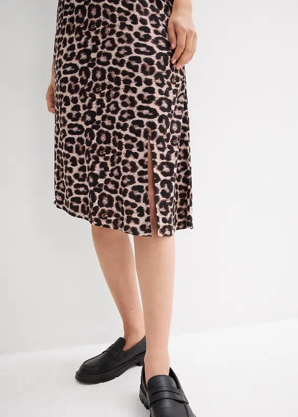 Kjol med leopardmönster och slits, bonprix