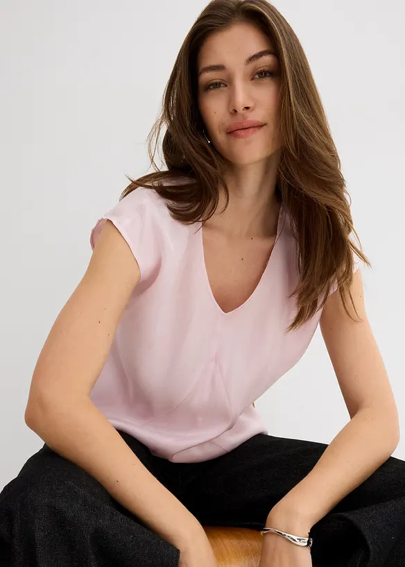 Kortärmad blus i glansig satin, bonprix