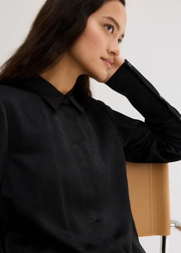 Satinblus av viskosmix, bonprix