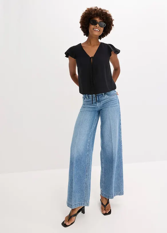 Blus med volangärmar i  glansigt material, bonprix