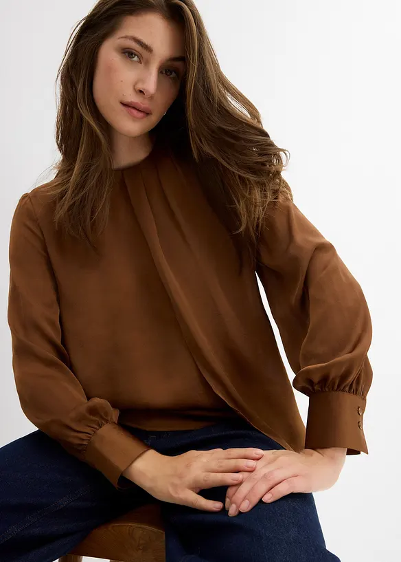 Blus i följsam satin, bonprix