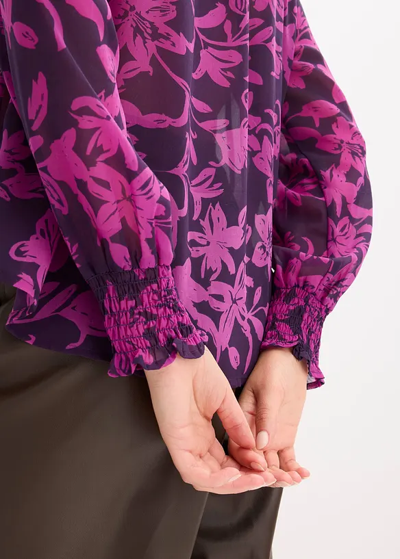 Chiffongblus med smockade detaljer, bonprix